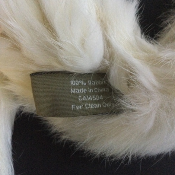 Crown Cap Superior 100% Rabbit Fur Scarf In A Rich Cream Color - Picture 5 of 7